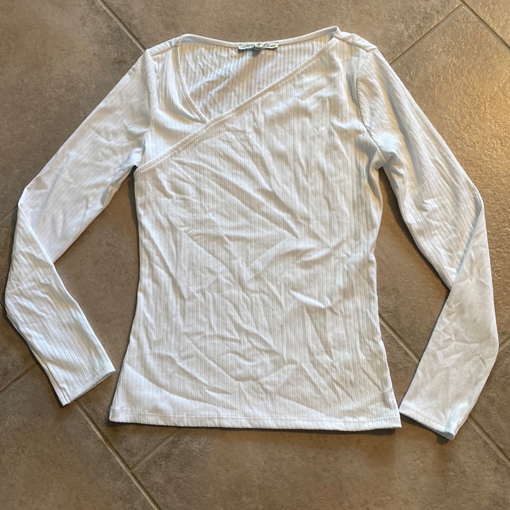 Long sleeve white top